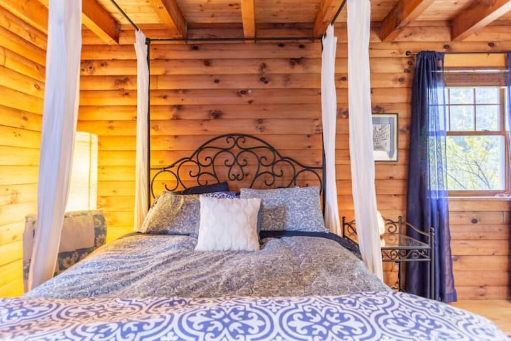 Photo of Bedroom in Oliverea