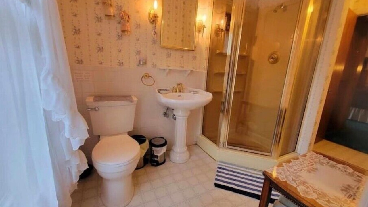Photo of Bathroom in Elma