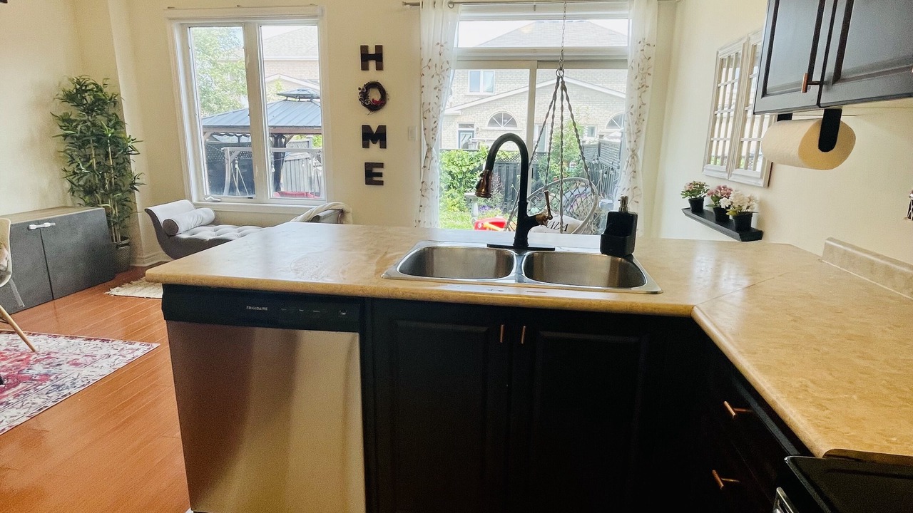 Photo of Kitchen in Churchill Meadows