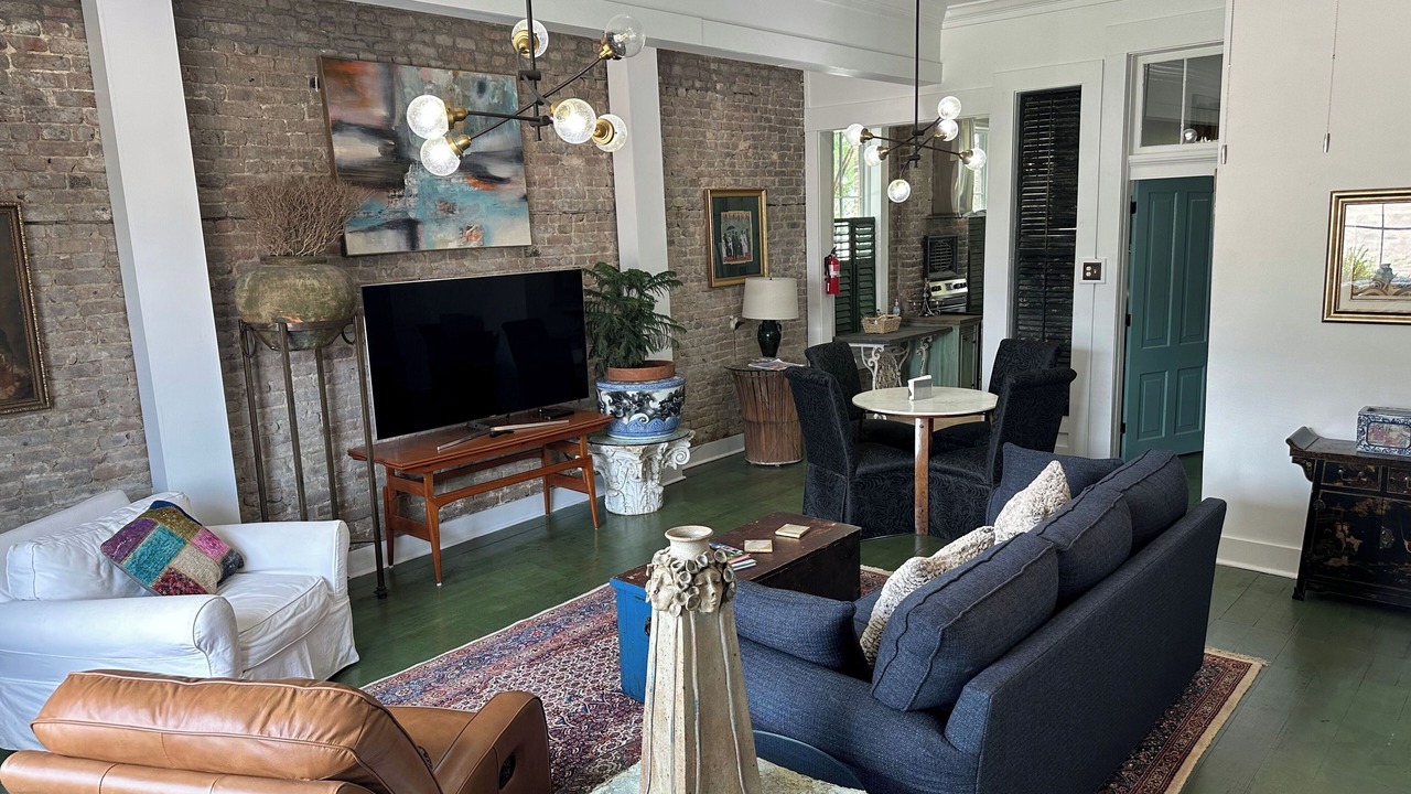 Photo of Livingroom in Central Business District