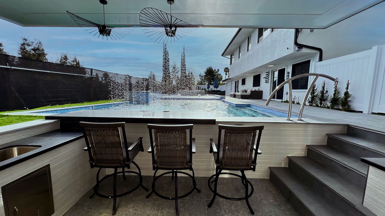 Photo of Outdoor in Woodland Hills