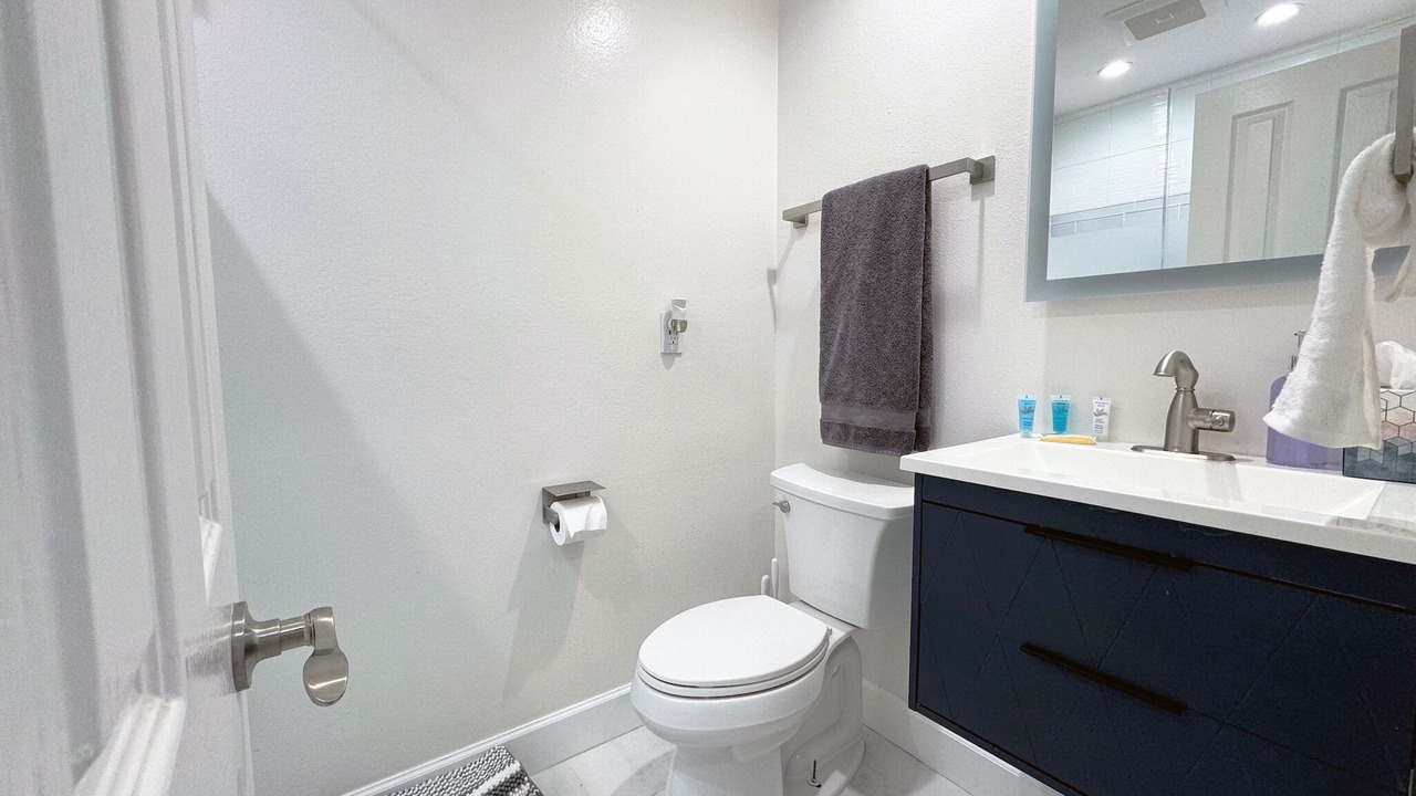 Photo of Bathroom in Woodland Hills