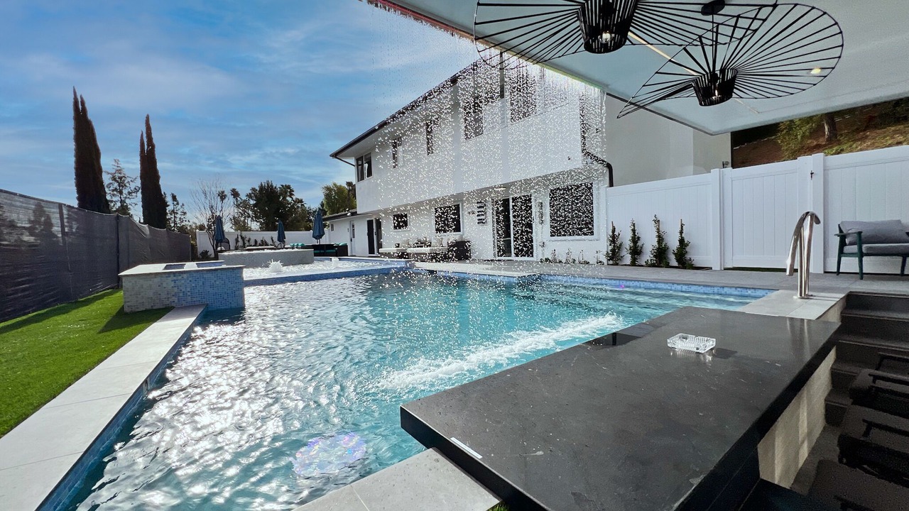Photo of Outdoor in Woodland Hills