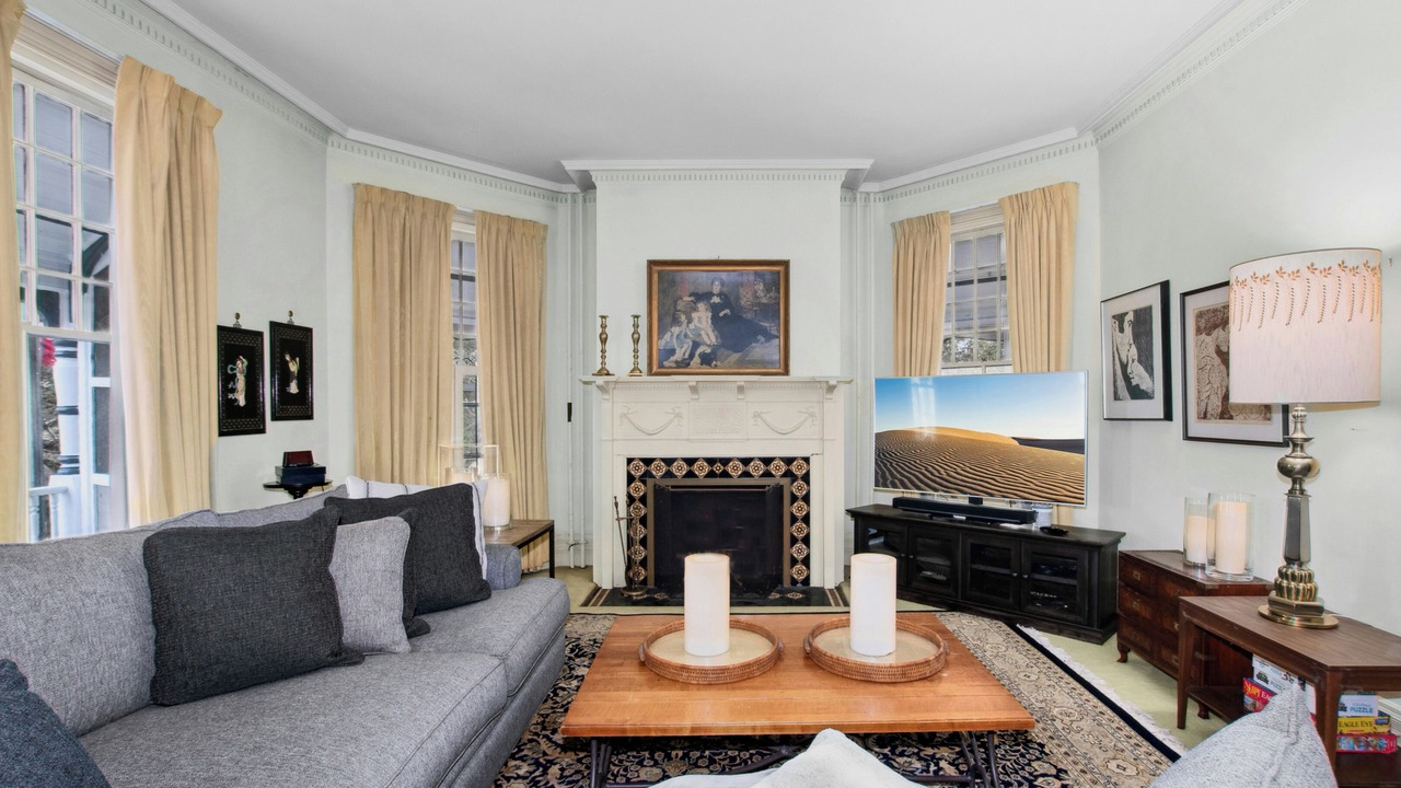 Photo of Livingroom in Newburgh