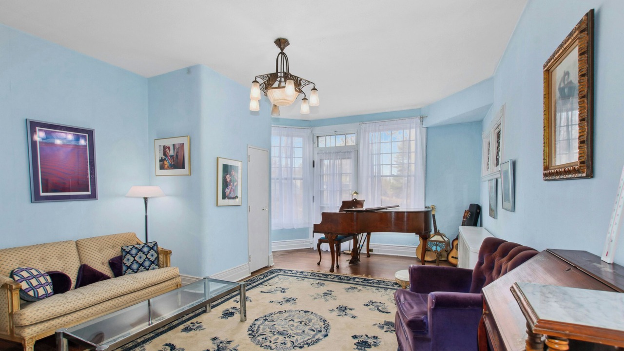 Photo of Bedroom in Newburgh