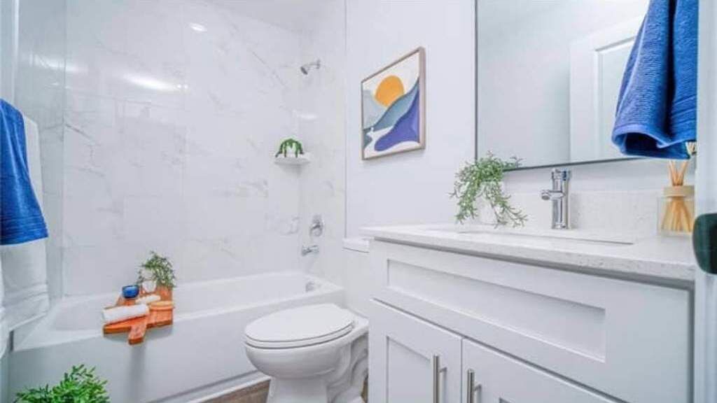 Photo of Bathroom in Candler