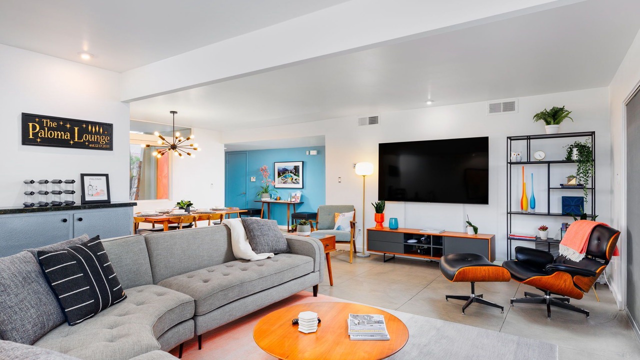Photo of Livingroom in Desert Park Estates