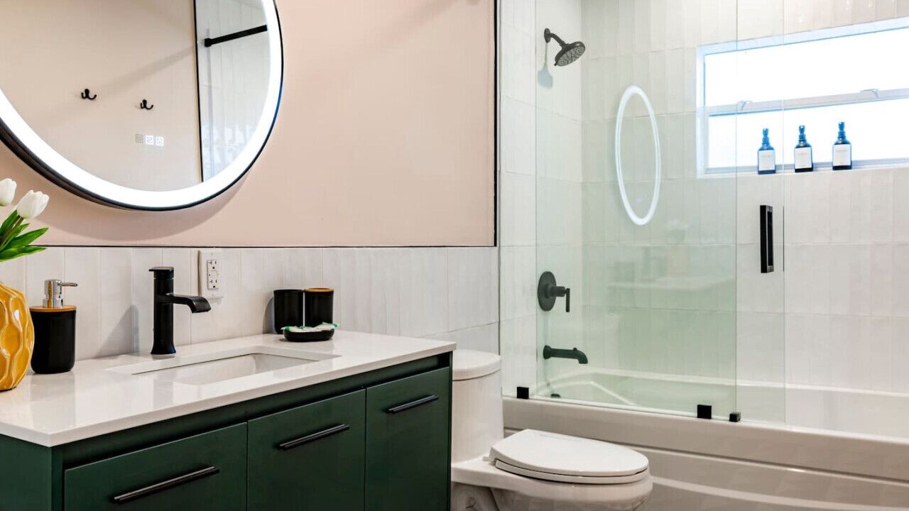 Photo of Bathroom in Golden Glades