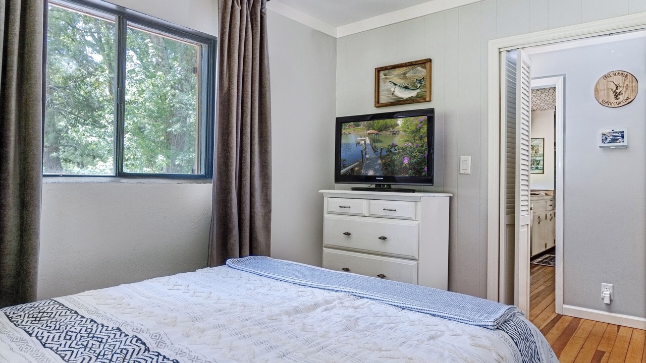Photo of Bedroom in Troutman