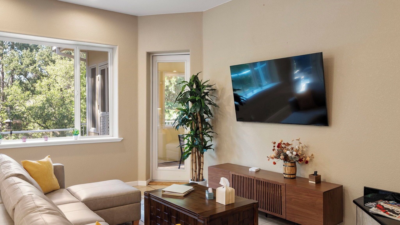 Photo of Livingroom in Groveland