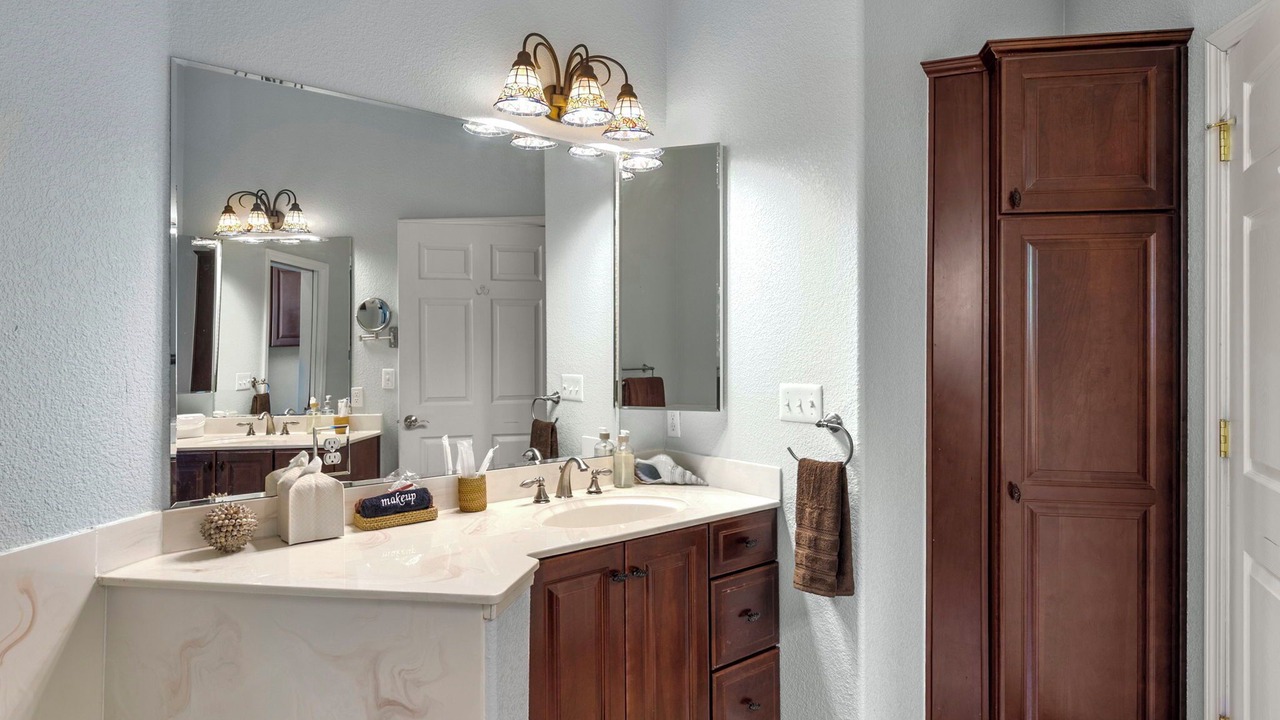 Photo of Bathroom in Groveland