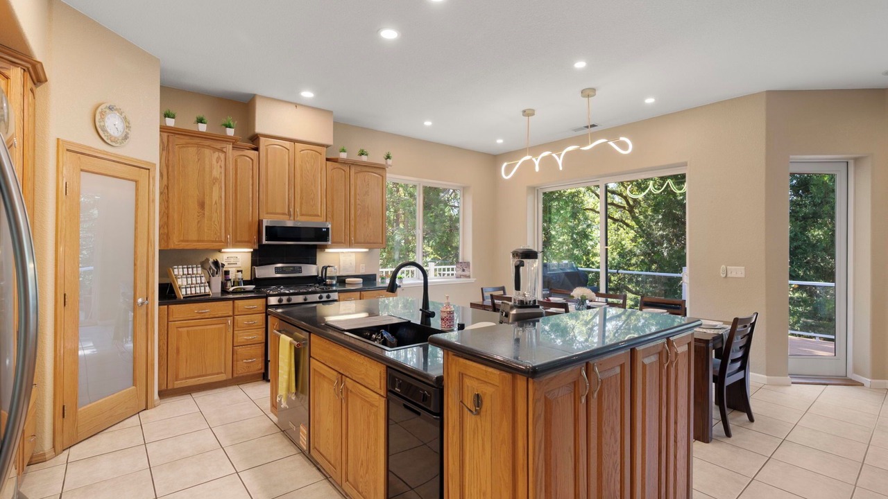Photo of Kitchen in Groveland