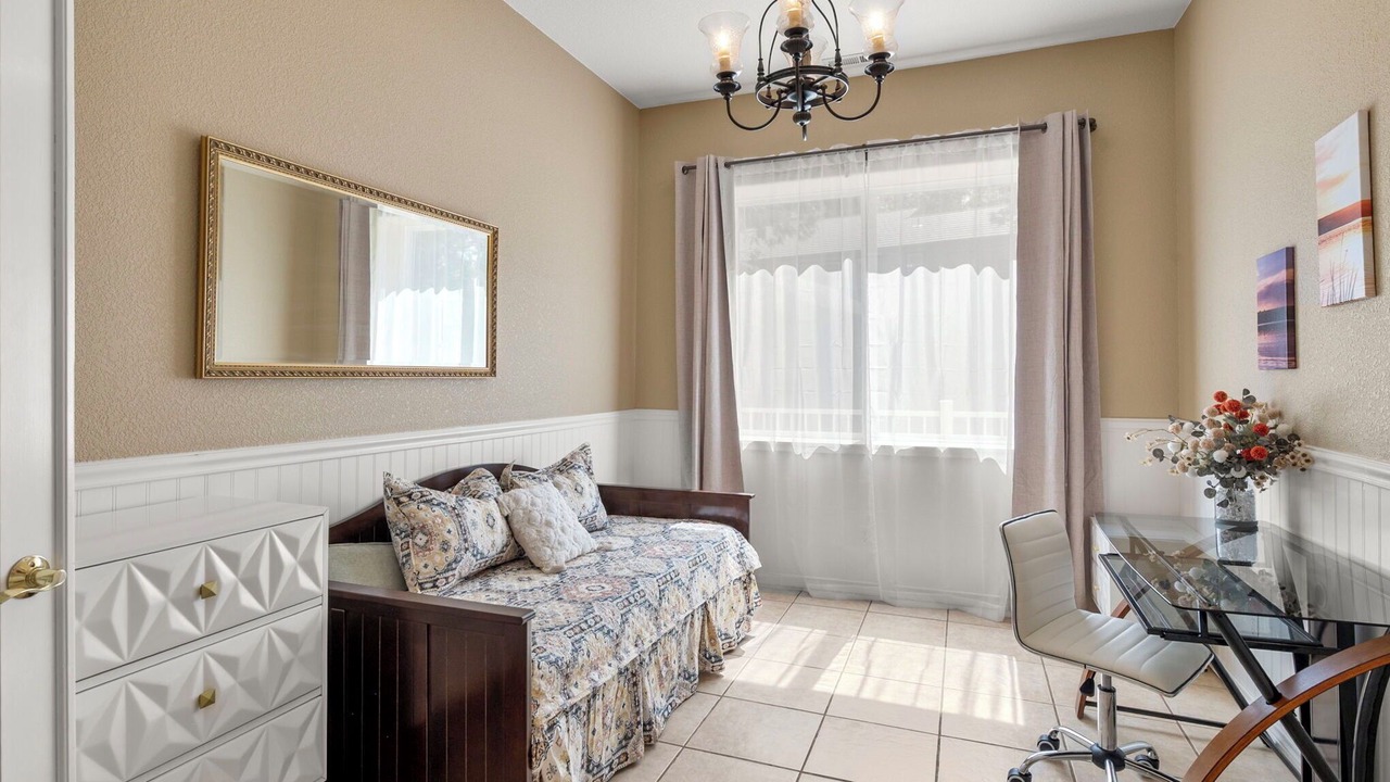 Photo of Bedroom in Groveland