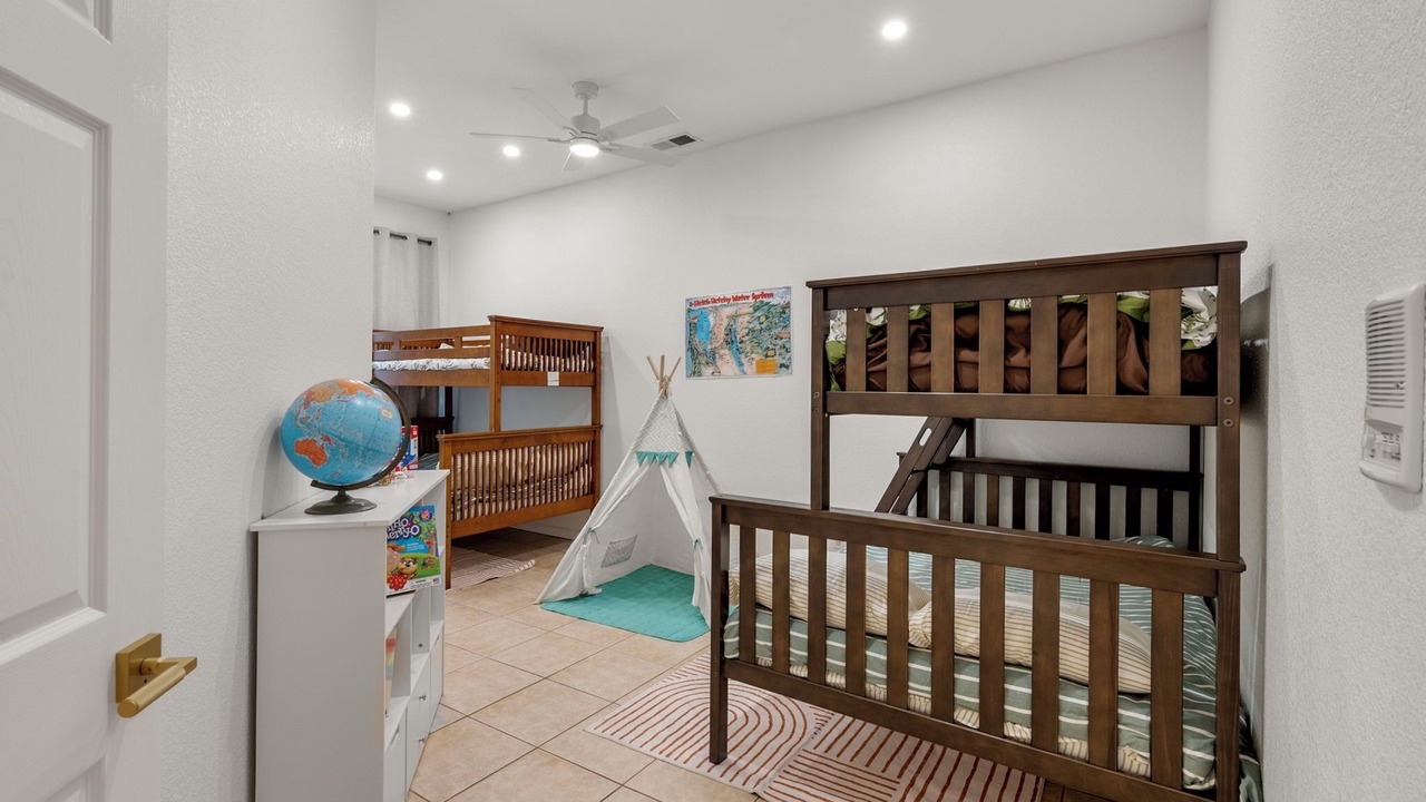 Photo of Bedroom in Groveland