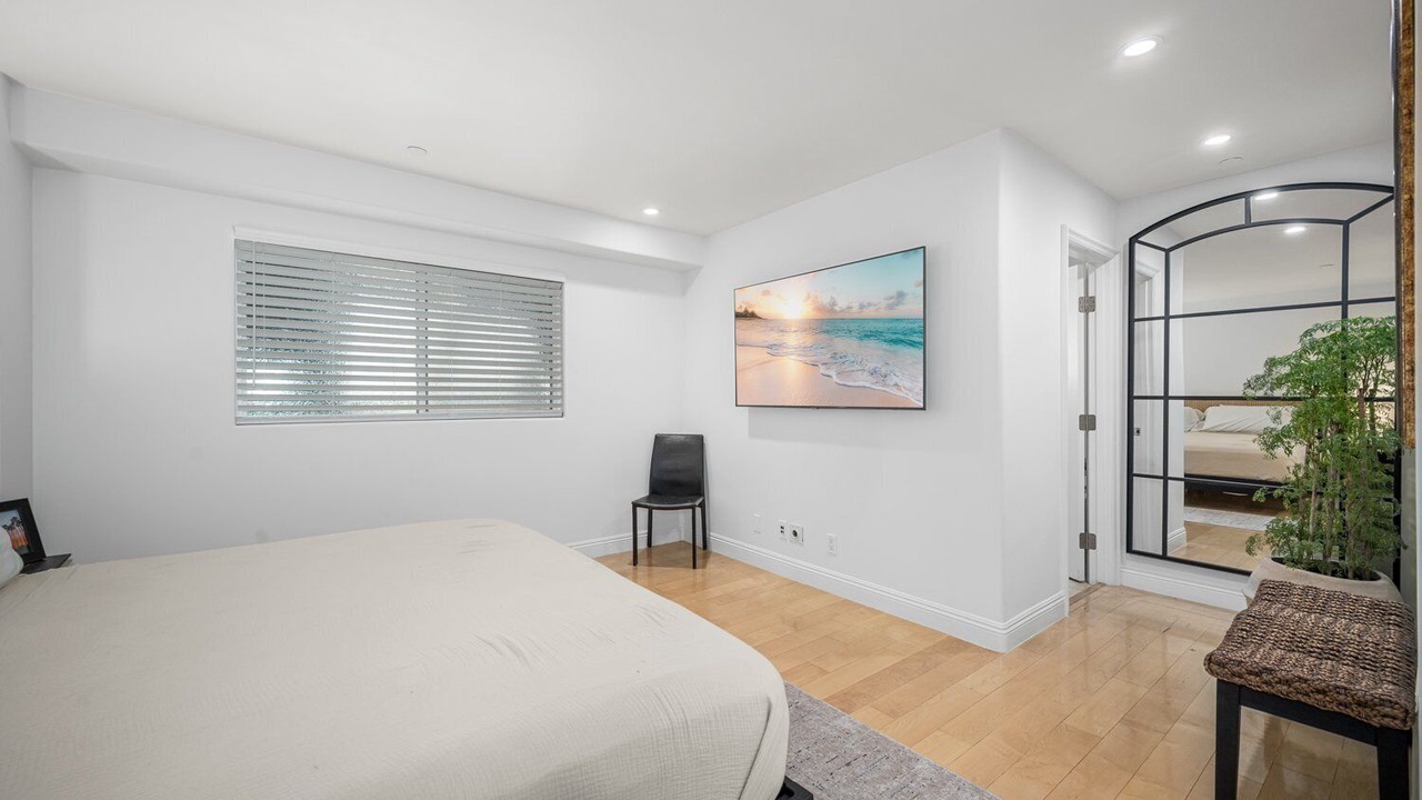 Photo of Bedroom in Peninsula