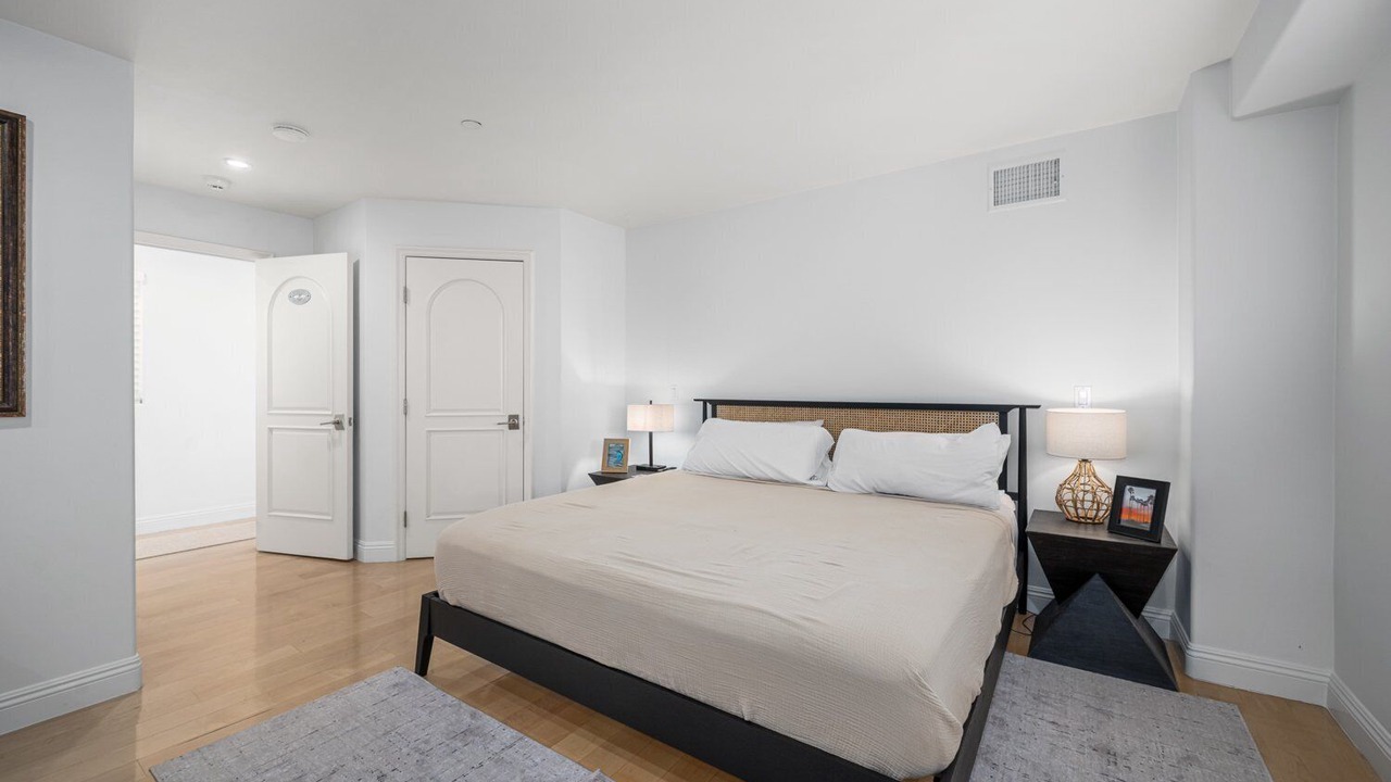 Photo of Bedroom in Peninsula