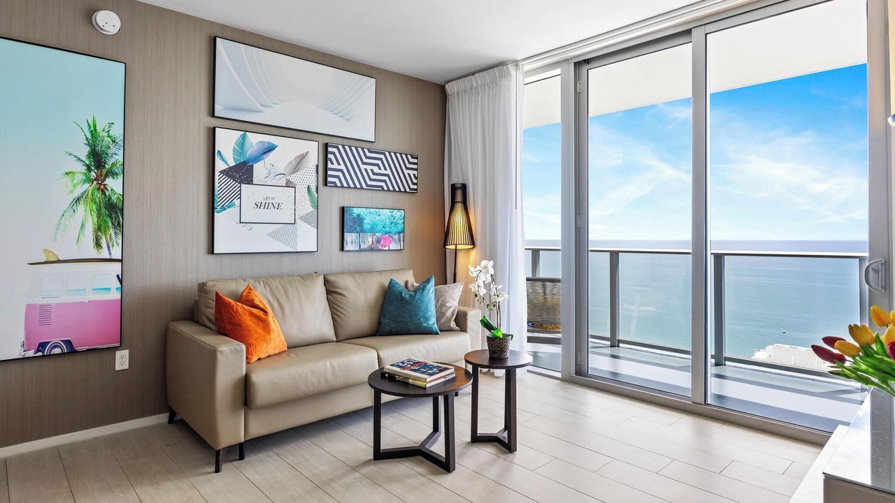 Photo of Livingroom in Hollywood South Central Beach