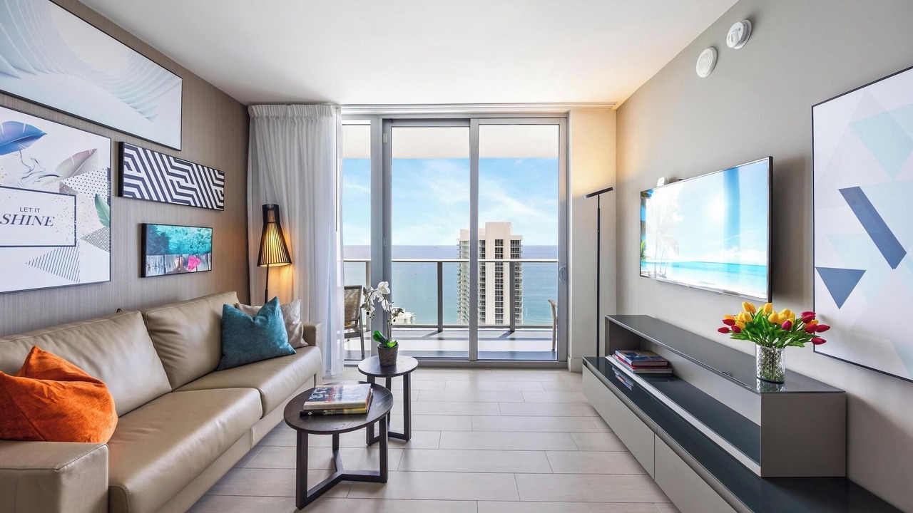 Photo of Livingroom in Hollywood South Central Beach