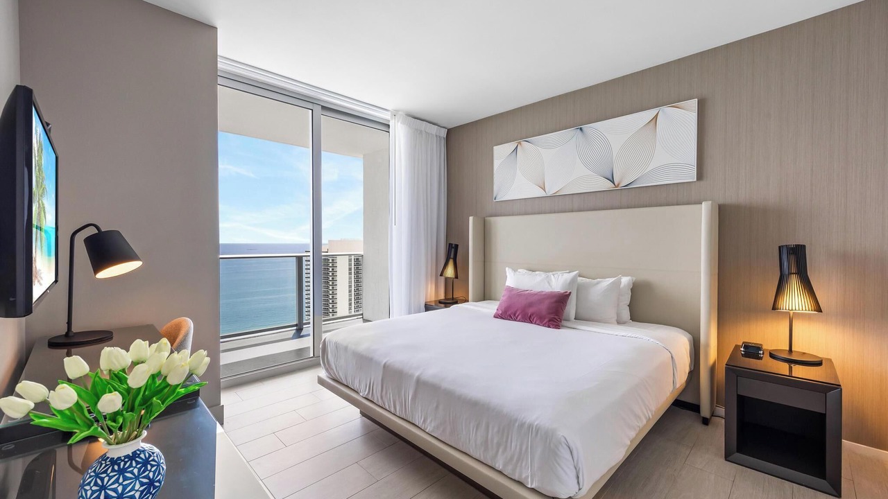 Photo of Bedroom in Hollywood South Central Beach