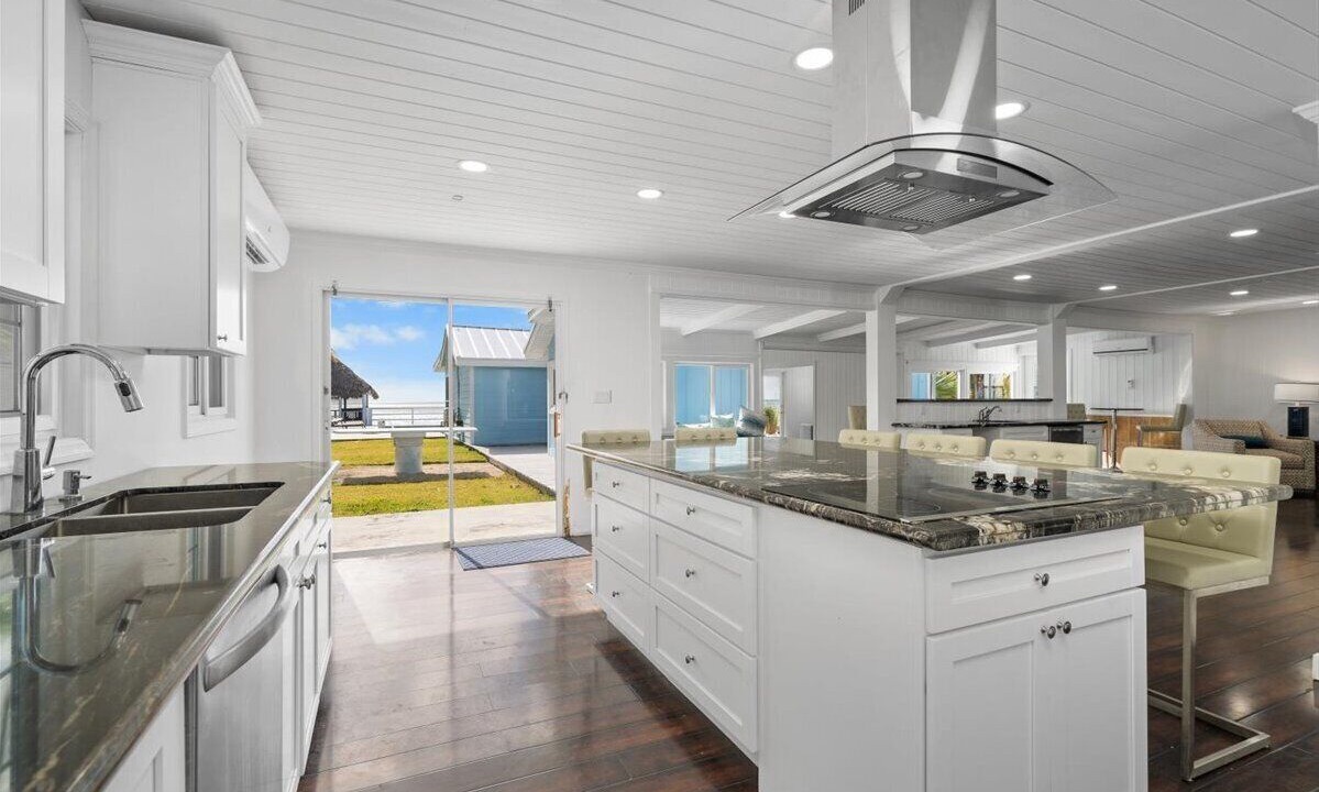 Photo of Kitchen in Bahama Palm Shores