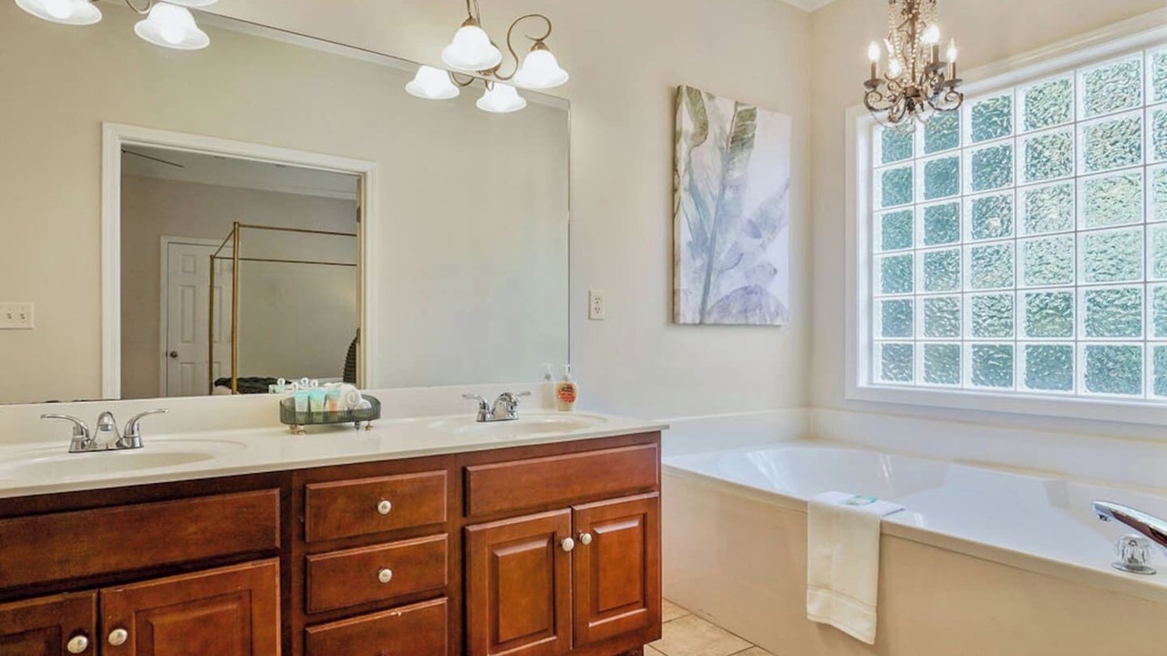 Photo of Bathroom in Alabaster