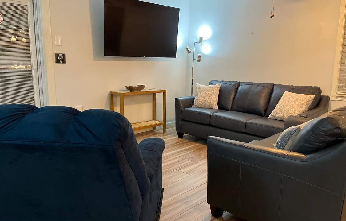 Photo of Livingroom in North Northwest Pensacola