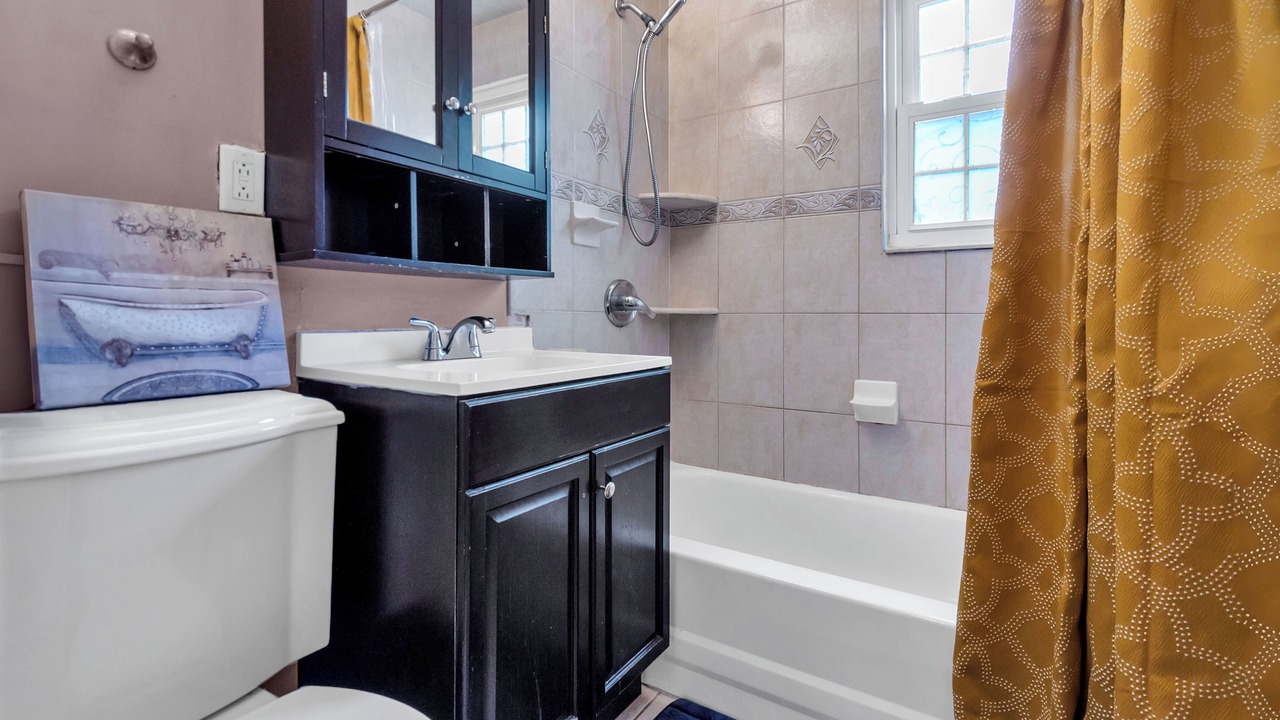 Photo of Bathroom in Hopelawn