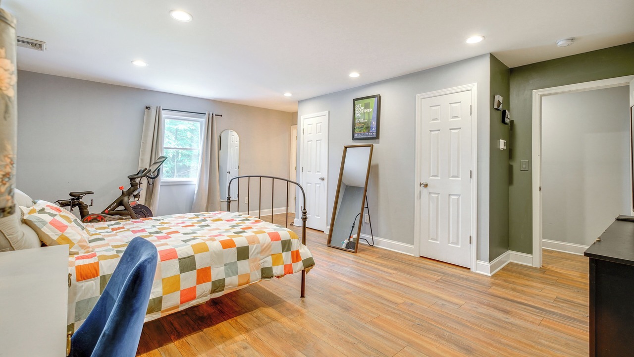 Photo of Bedroom in Putnam Lake