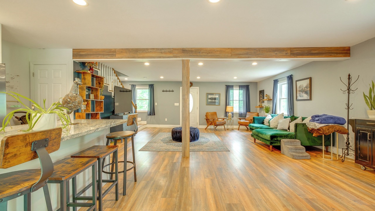 Photo of Livingroom in Putnam Lake