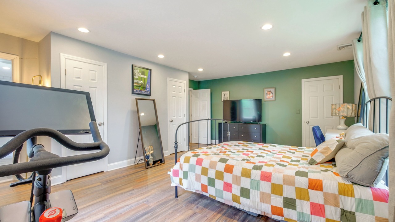Photo of Bedroom in Putnam Lake