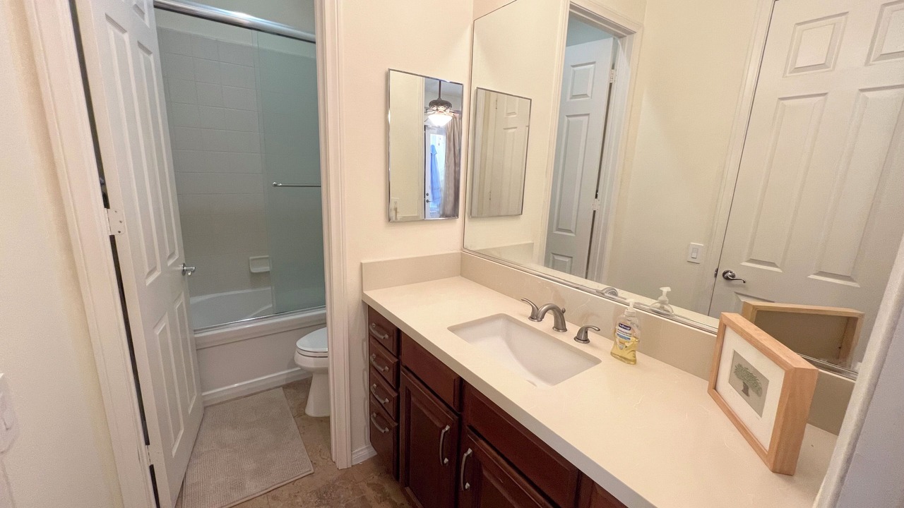 Photo of Bathroom in Araby Commons