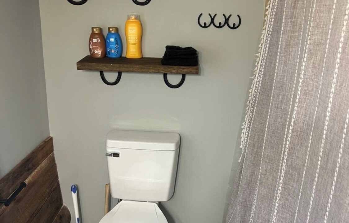Photo of Bathroom in Albertville