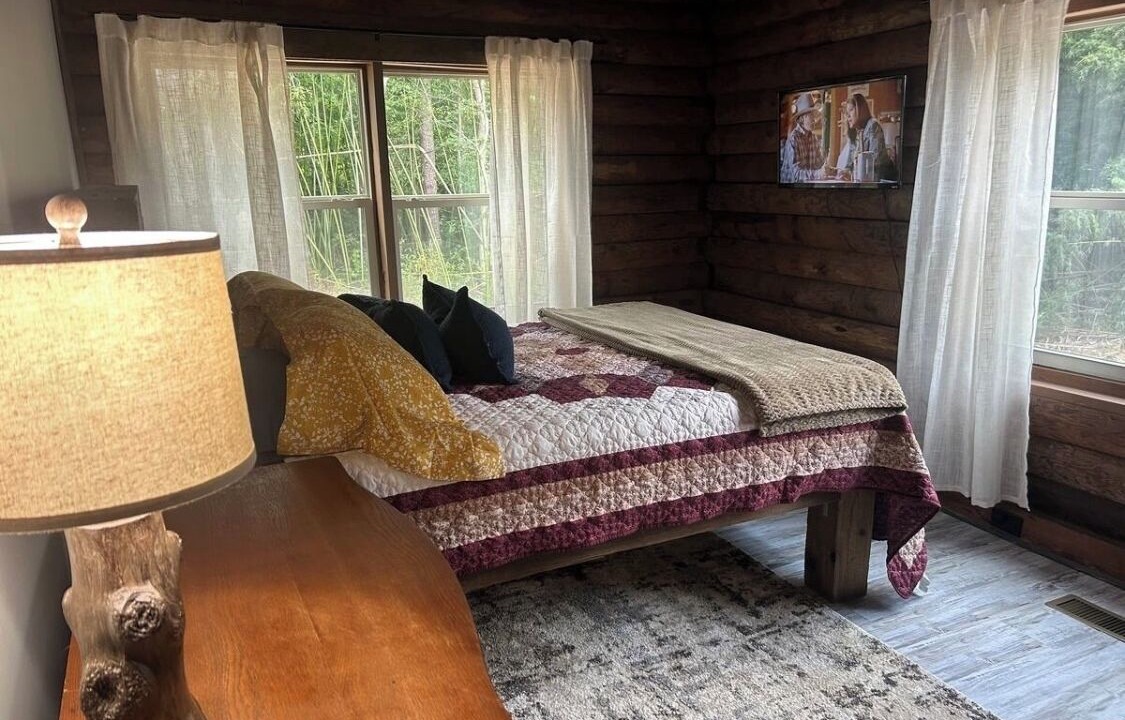 Photo of Bedroom in Albertville