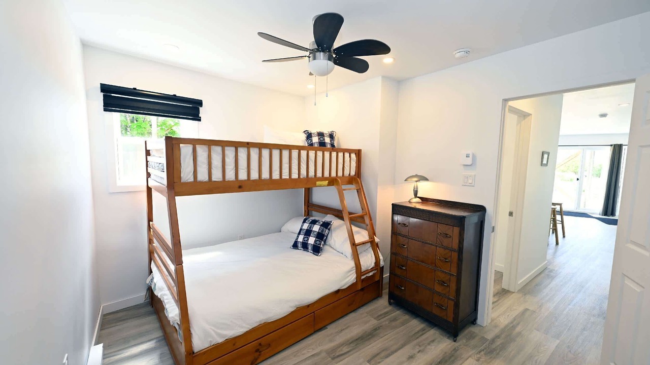 Photo of Bedroom in Isle aux Coudres