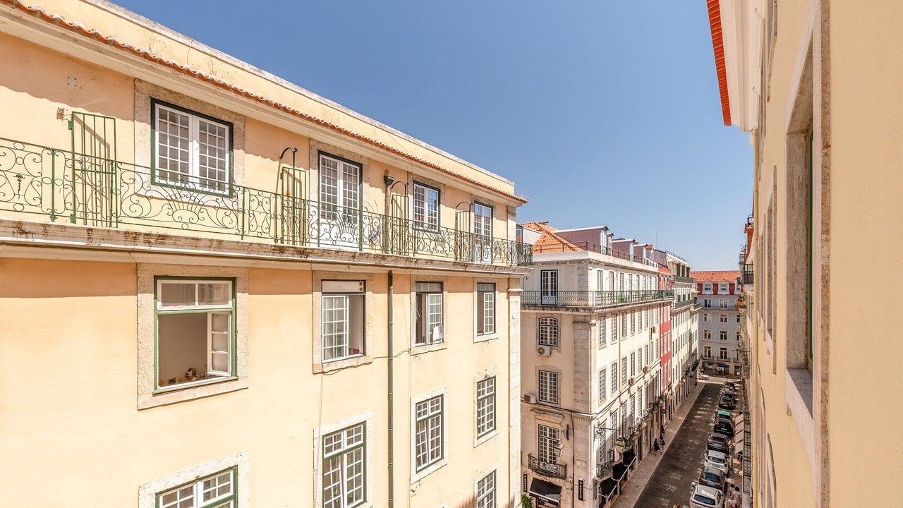 Photo of Others in Chiado