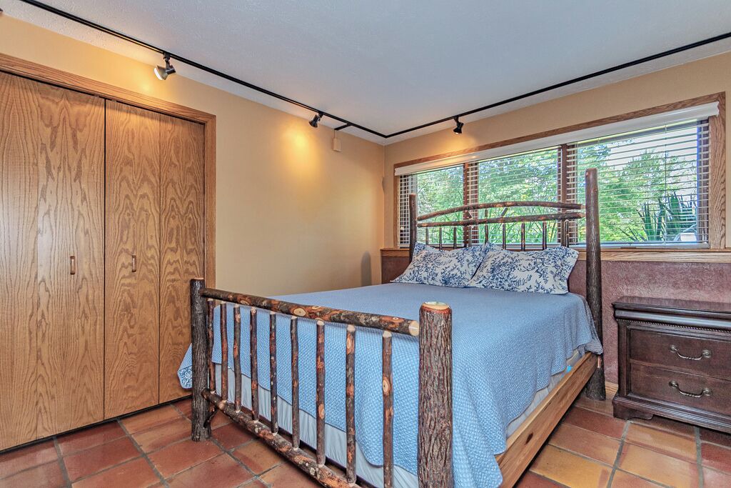 Photo of Bedroom in Painesville
