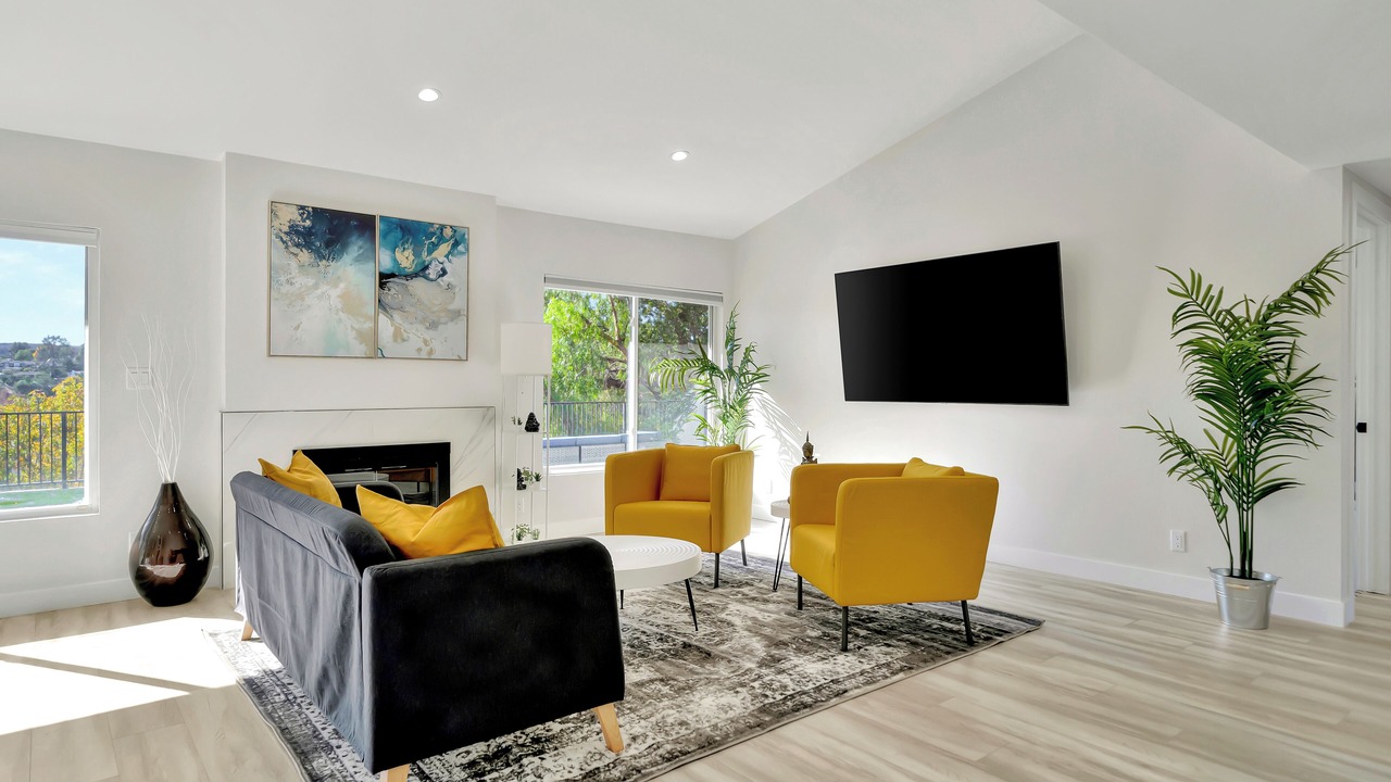 Photo of Livingroom in Woodland Hills
