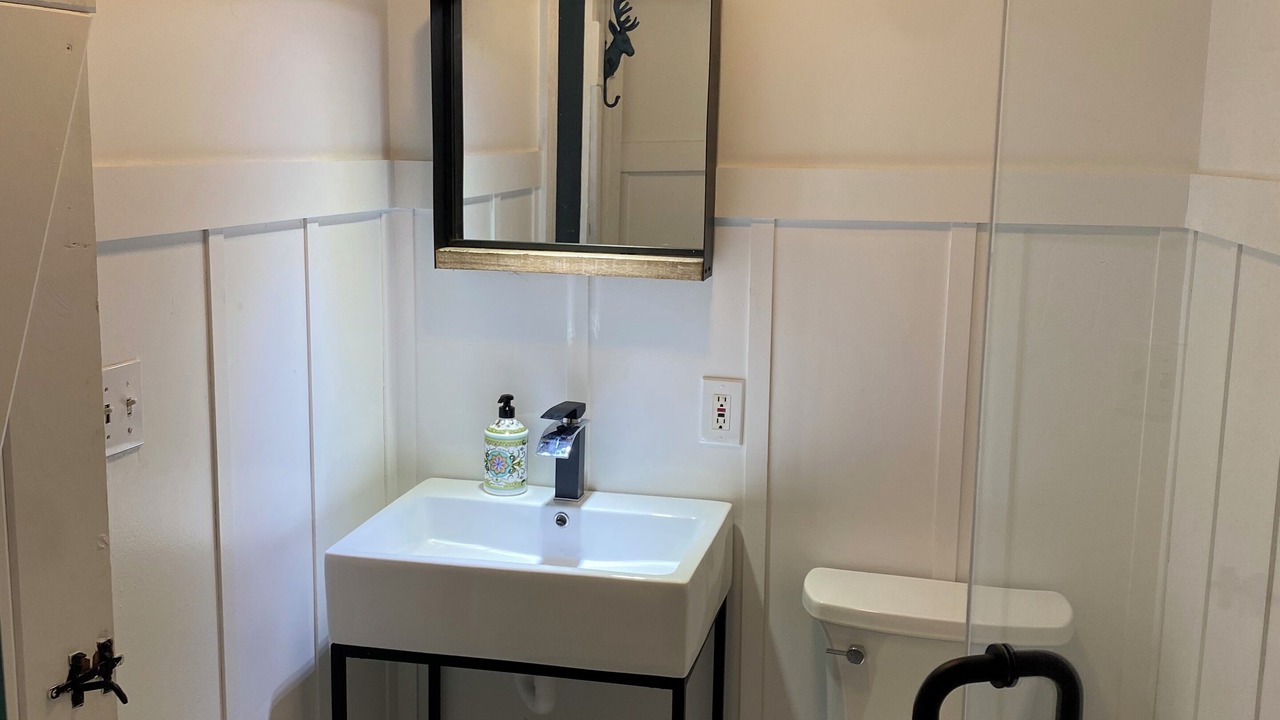 Photo of Bathroom in Scotts Corners