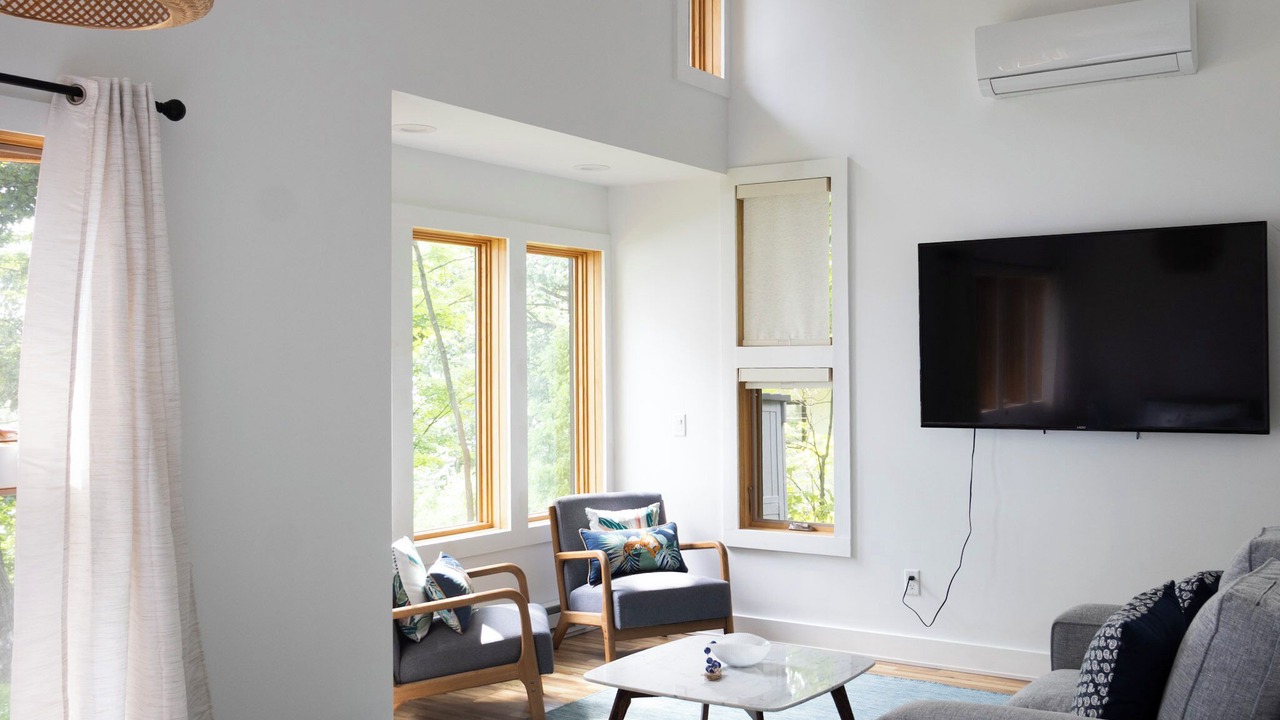 Photo of Livingroom in Lansing