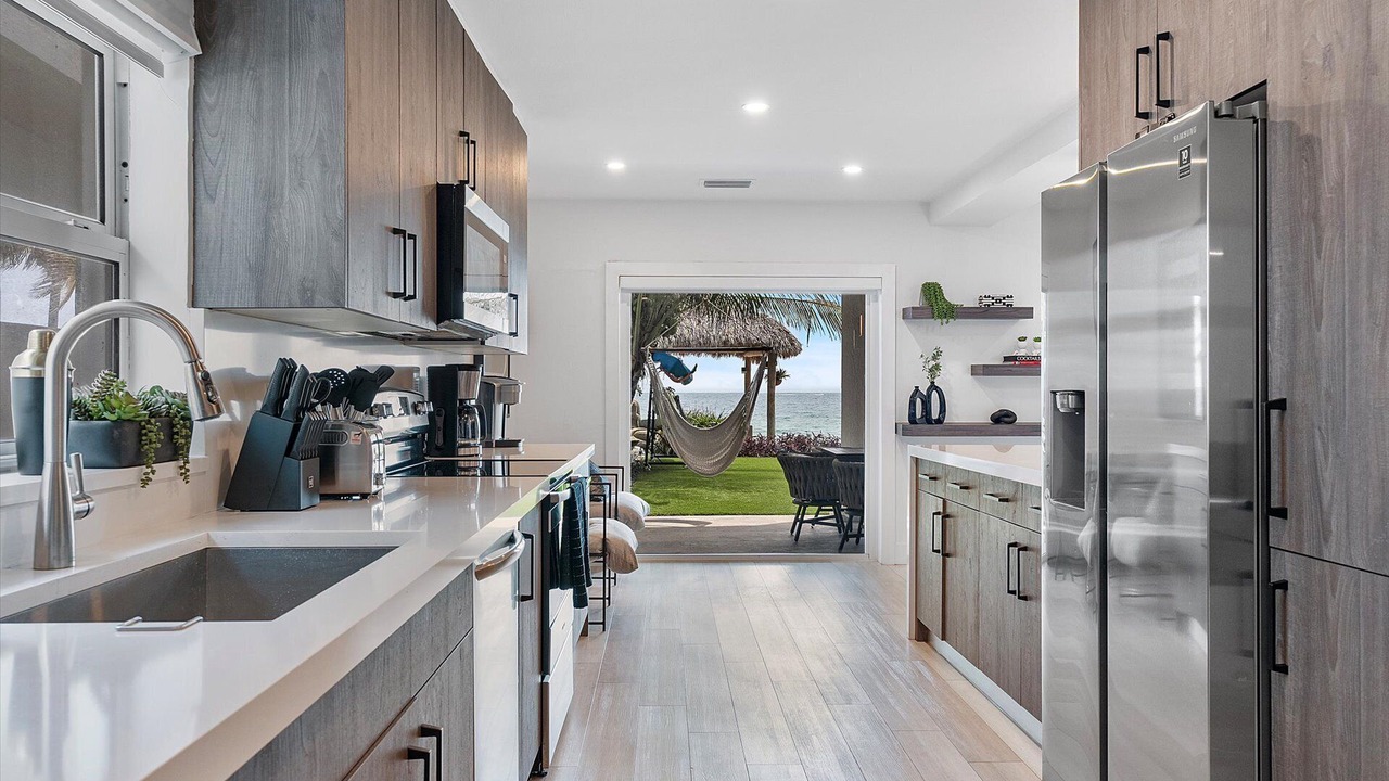 Photo of Kitchen in Lauderdale Beach