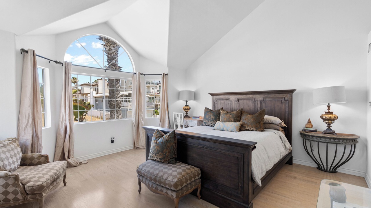 Photo of Bedroom in Huntington Beach