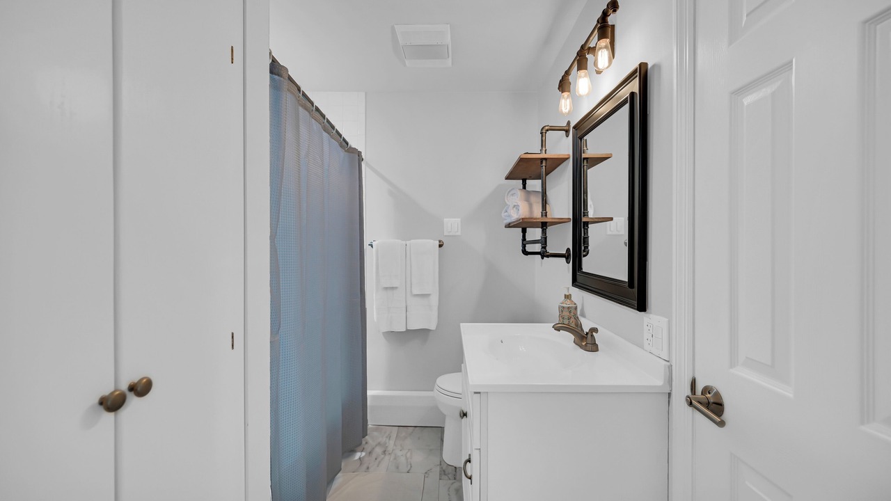 Photo of Bathroom in Hewitt