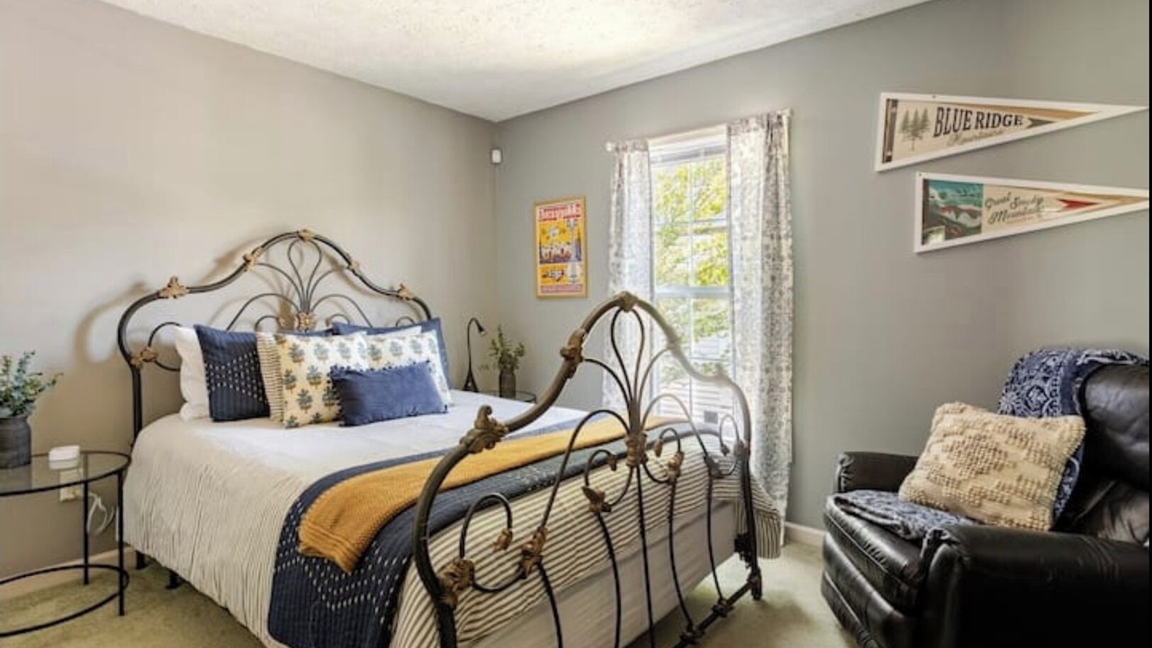 Photo of Bedroom in Historic Montford
