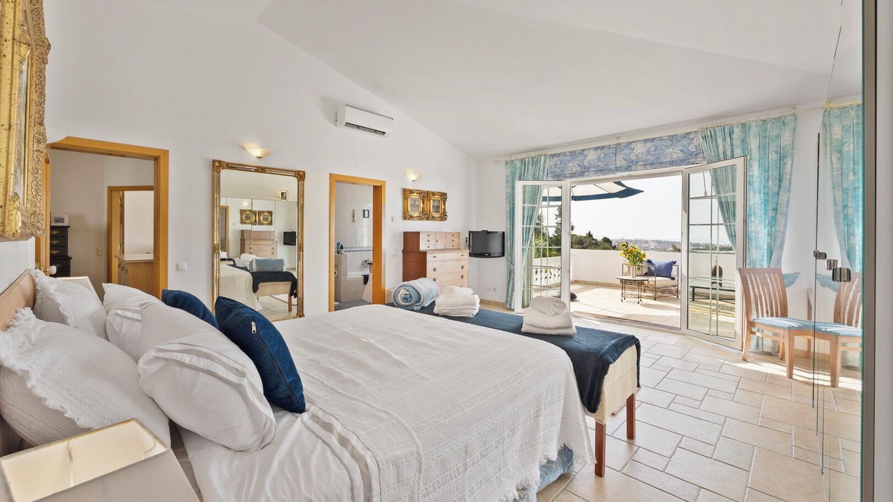 Photo of Bedroom in Funchal