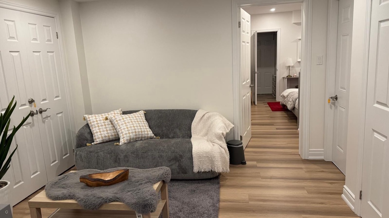 Photo of Livingroom in Halton Regional Municipality