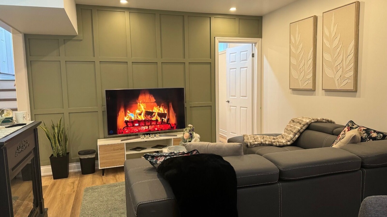 Photo of Livingroom in Halton Regional Municipality