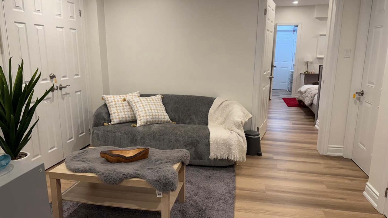 Photo of Livingroom in Halton Regional Municipality