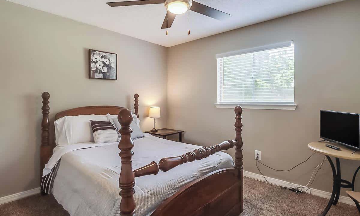 Photo of Bedroom in Pascagoula