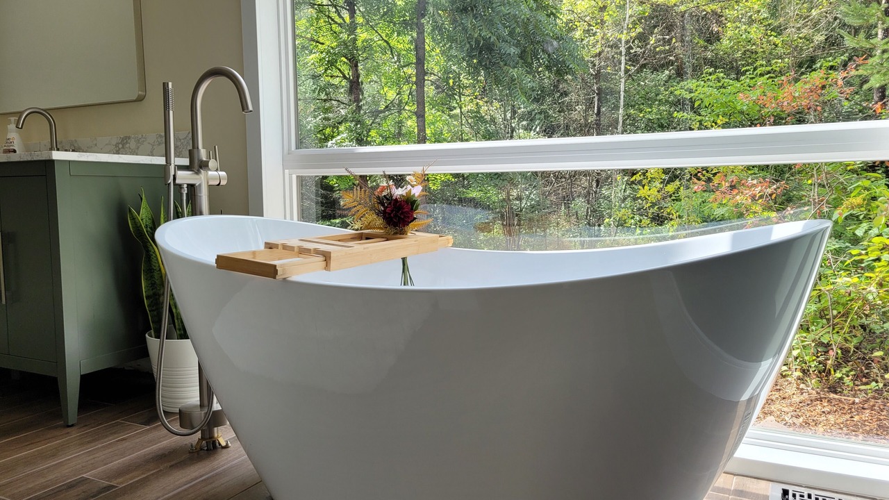 Photo of Bathroom in Amaranth