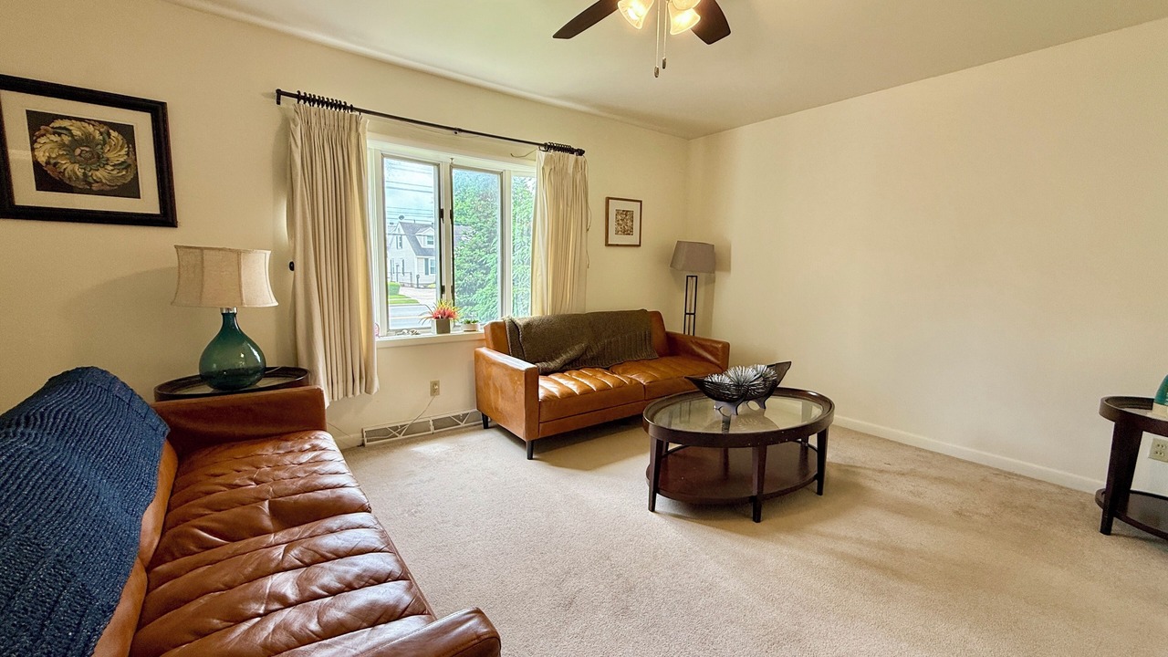 Photo of Livingroom in Green Acres